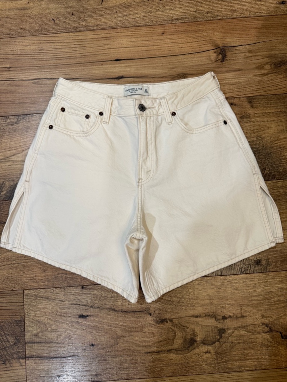 A&F curve love the loose shorts high rise size 25